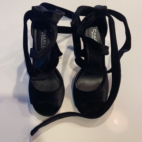 Charles David Heels Size 6 - Picture 5 of 8